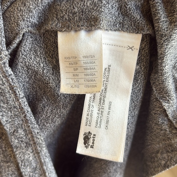 Roots Women’s Charcoal Baseball Style 3/4 Sleeve Squirrel Graphic Logo Tee - Picture 5 of 6